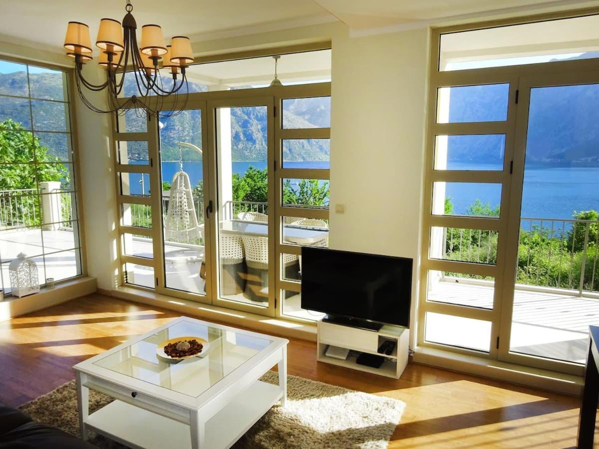Blue Bay 2 Bedroom Apartment Prčanj Екстериор снимка