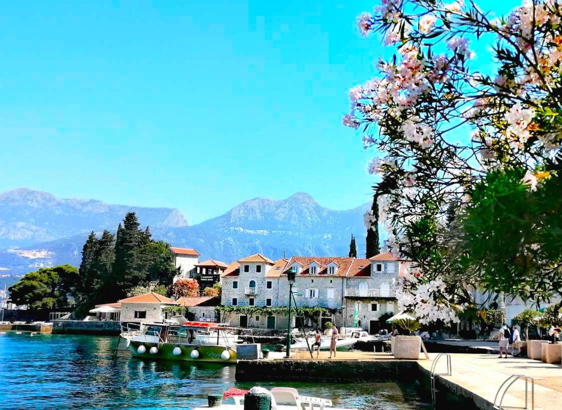 Blue Bay 2 Bedroom Apartment Prčanj Екстериор снимка
